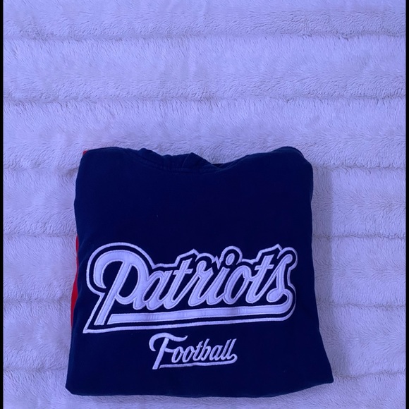 Patriots Football Hoodie - Picture 3 of 6